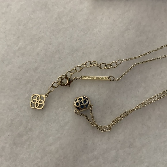 EUC Kendra Scott Mabel heptagon necklace in gold with navy cat eye stone - Picture 3 of 3